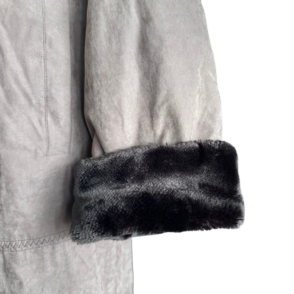 Utex Dark Brown Fur Coat - Picture 4 of 16